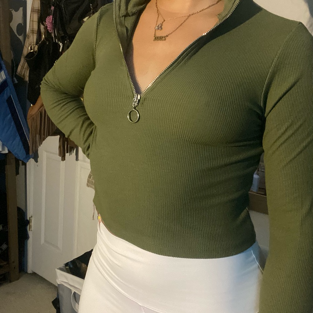 Cropped zip up